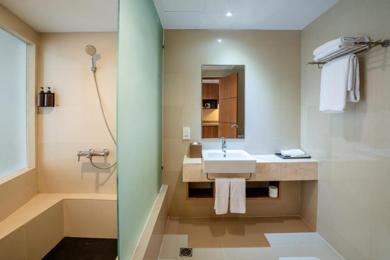 Hotel Cross Vibe Paasha Atelier Bali Kuta Kuta Lombok Zewnętrze zdjęcie