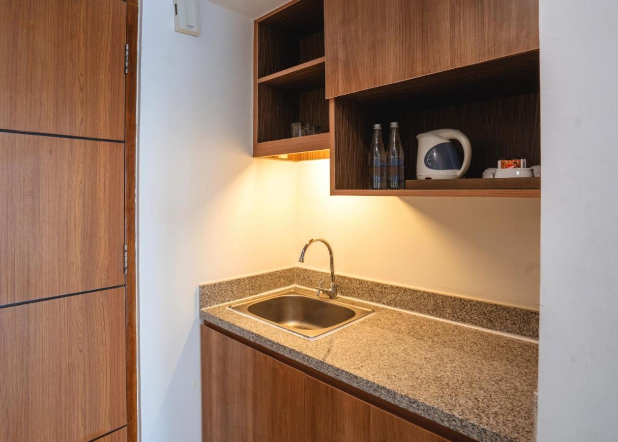 Hotel Cross Vibe Paasha Atelier Bali Kuta Kuta Lombok Zewnętrze zdjęcie