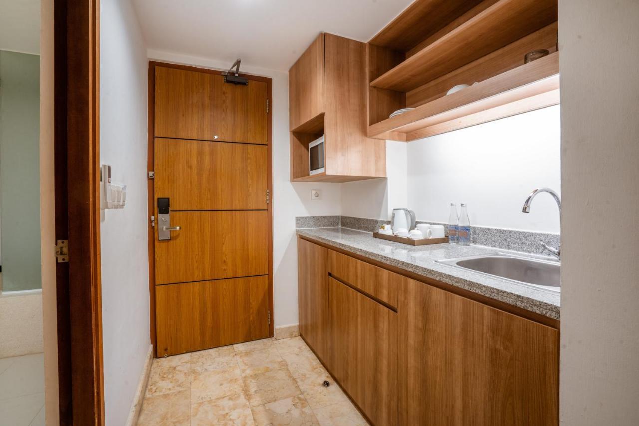Hotel Cross Vibe Paasha Atelier Bali Kuta Kuta Lombok Zewnętrze zdjęcie