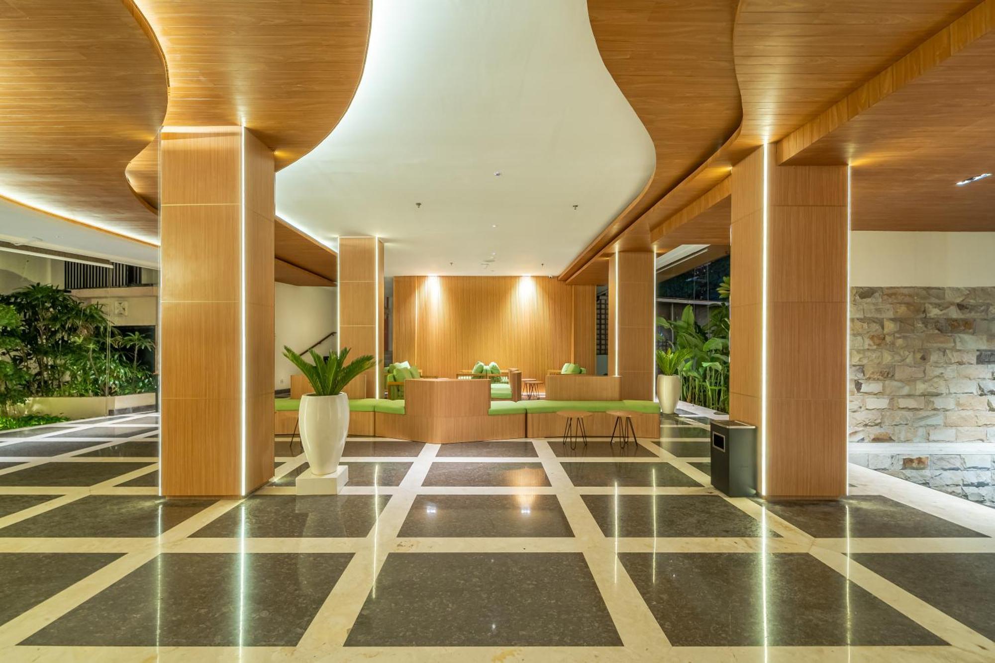 Hotel Cross Vibe Paasha Atelier Bali Kuta Kuta Lombok Zewnętrze zdjęcie