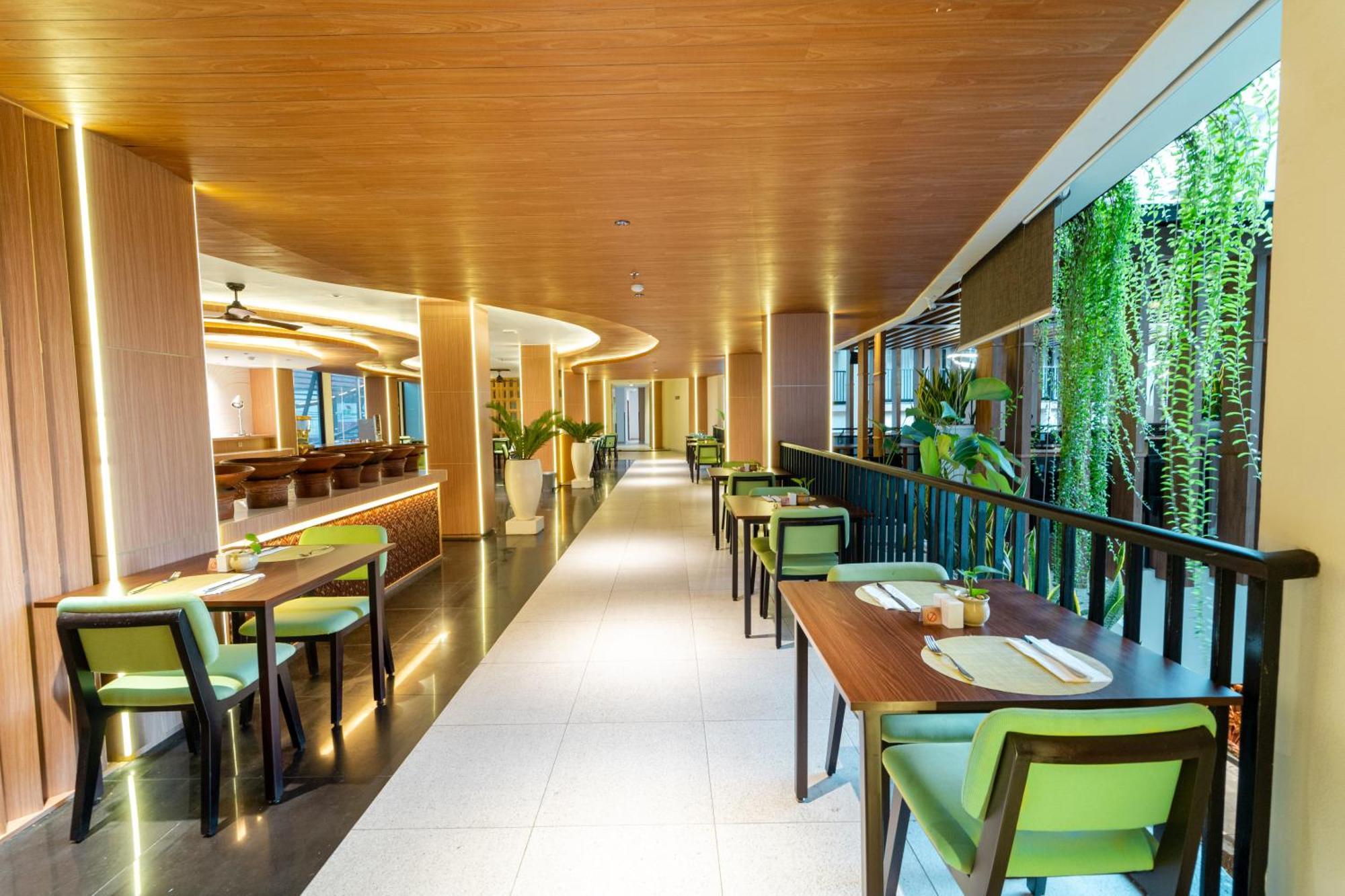 Hotel Cross Vibe Paasha Atelier Bali Kuta Kuta Lombok Zewnętrze zdjęcie