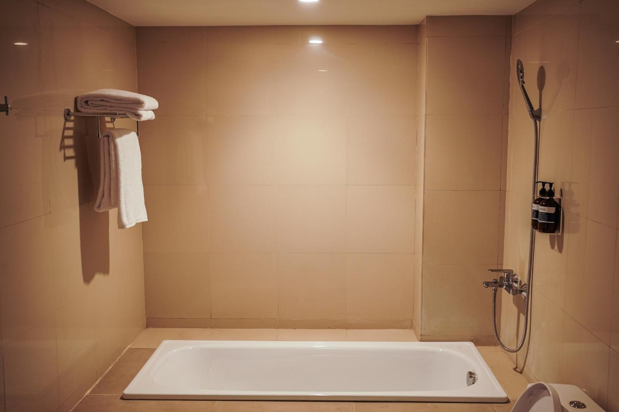 Hotel Cross Vibe Paasha Atelier Bali Kuta Kuta Lombok Zewnętrze zdjęcie